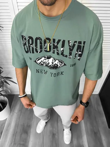 Tricou barbati vernil, cu imprimeu pe spate, oversize 11815 22A-2.1