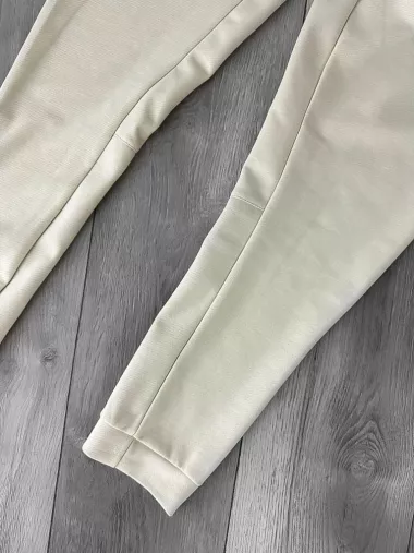 Pantaloni de trening bej conici 12606 92-3.3