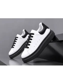 Adidasi barbati casual albi cu sireturi negre 6607 Adidasi barbati casual albi cu sireturi negre 6607