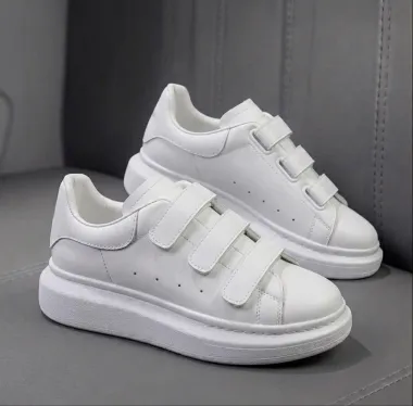 Adidasi barbati casual albi cu arici XO