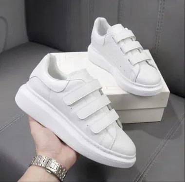 Adidasi barbati casual albi cu arici XO