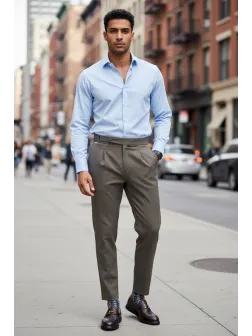 Pantaloni barbati eleganti maro S137