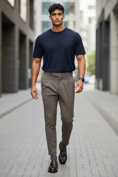 Pantaloni barbati eleganti maro S137