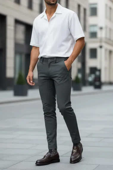 Pantaloni barbati eleganti maro S138