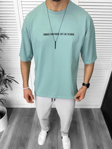 Tricou barbati vernil, cu imprimeu pe spate, oversize 11821 O1-3.2