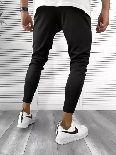 Pantaloni de trening negri , silon, conici 12374 D5-4.2 Pantaloni de trening negri , silon, conici 12374 D5-4.2