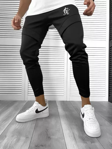 Pantaloni de trening negri , silon, conici 12374 D5-4.2 Pantaloni de trening negri , silon, conici 12374 D5-4.2