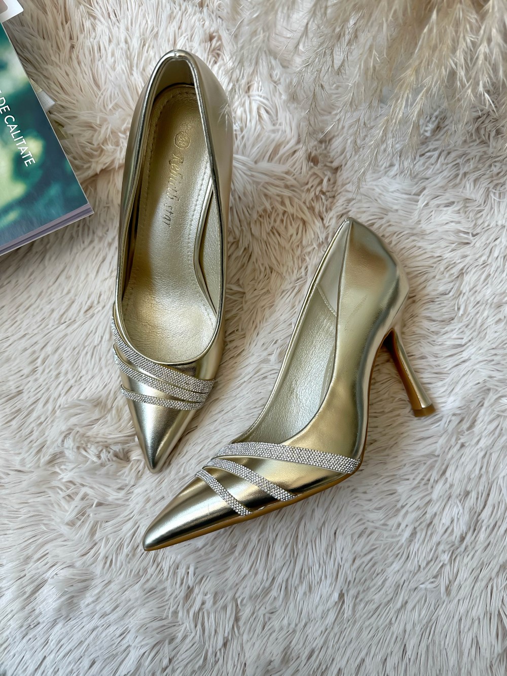 Pantofi eleganti dama cu toc subtire aurii GQ05