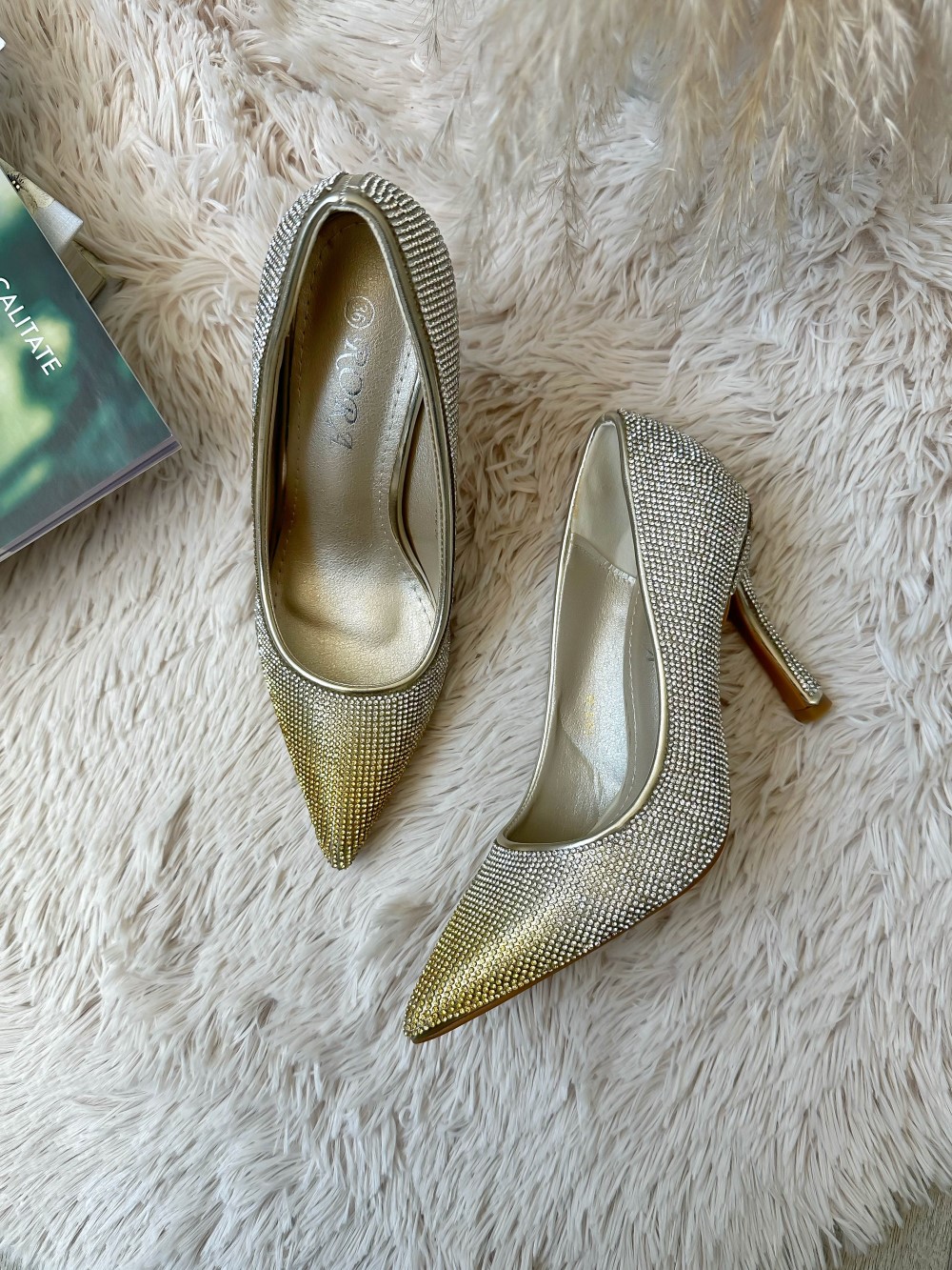 Pantofi eleganti dama cu toc subtire aurii GQ06