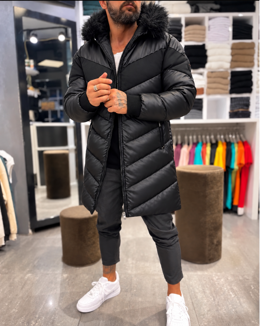 Geaca barbati groasa de iarna  lunga  neagra cu blana neagra 2254