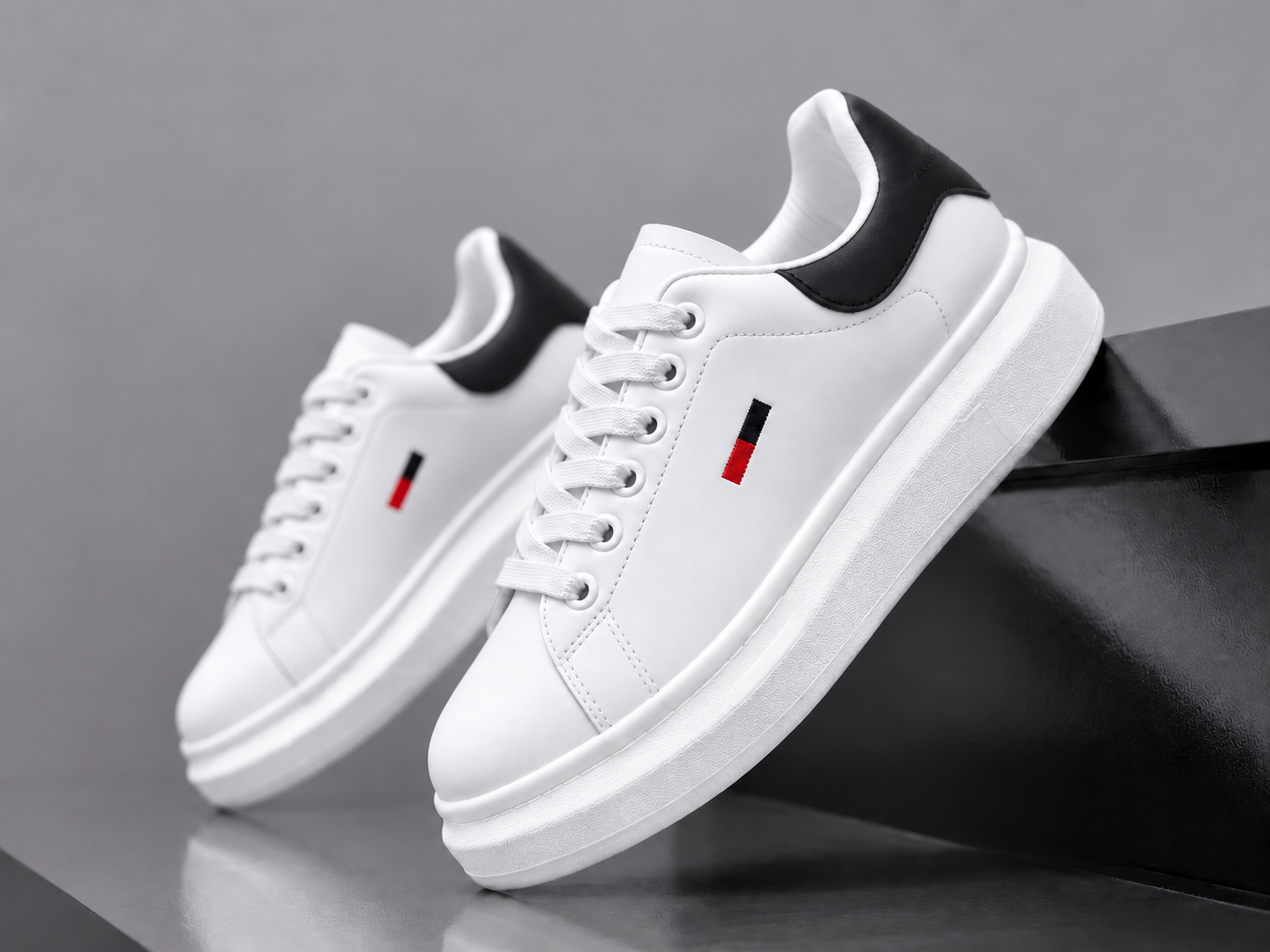 Adidasi barbati casual albi cu negru 6623
