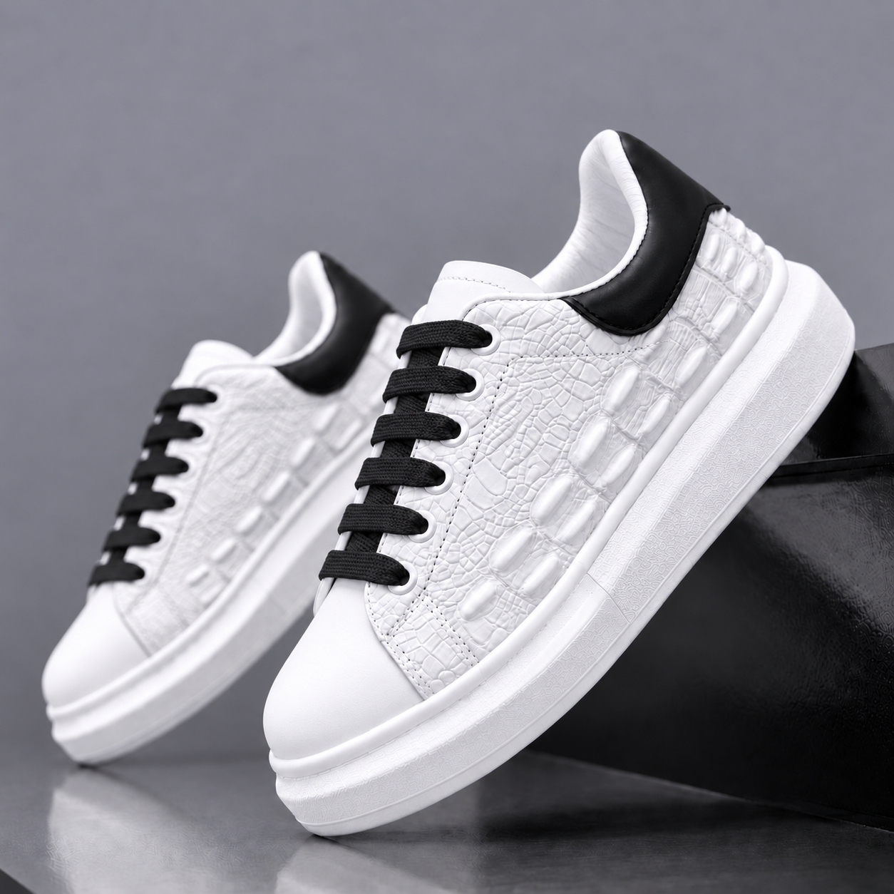 Adidasi barbati casual albi cu sireturi negre 6627