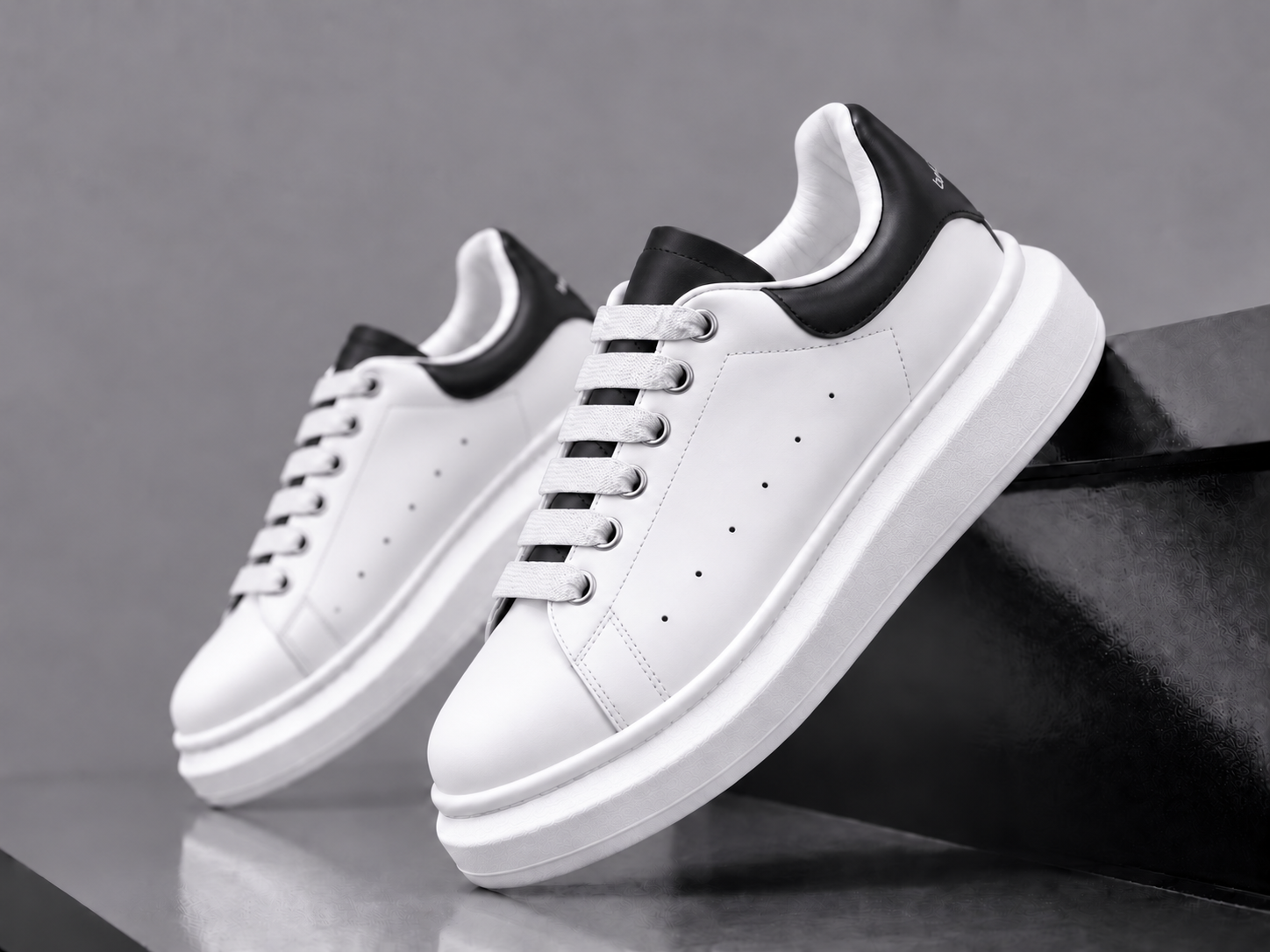 Adidasi barbati casual albi cu limba negra A03