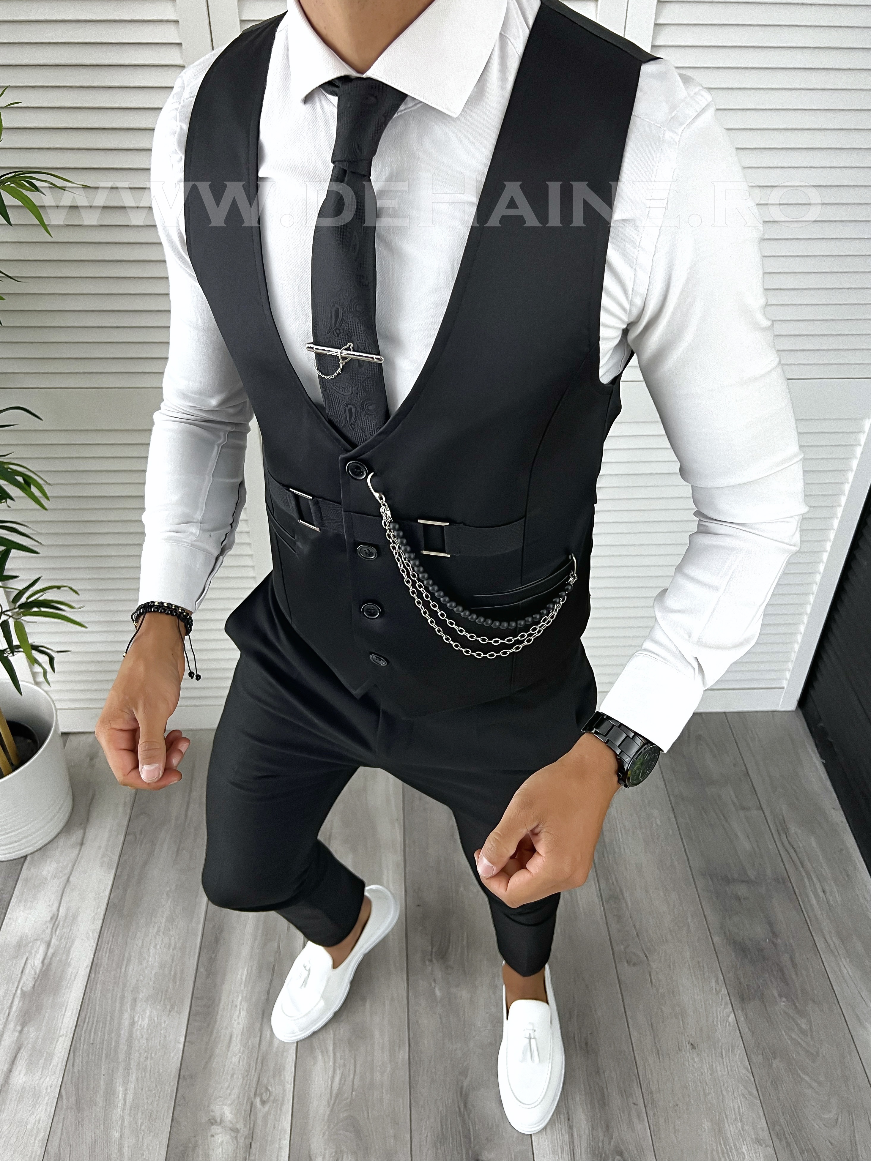 Vesta barbati eleganta slim fit neagra v30 141-3 e