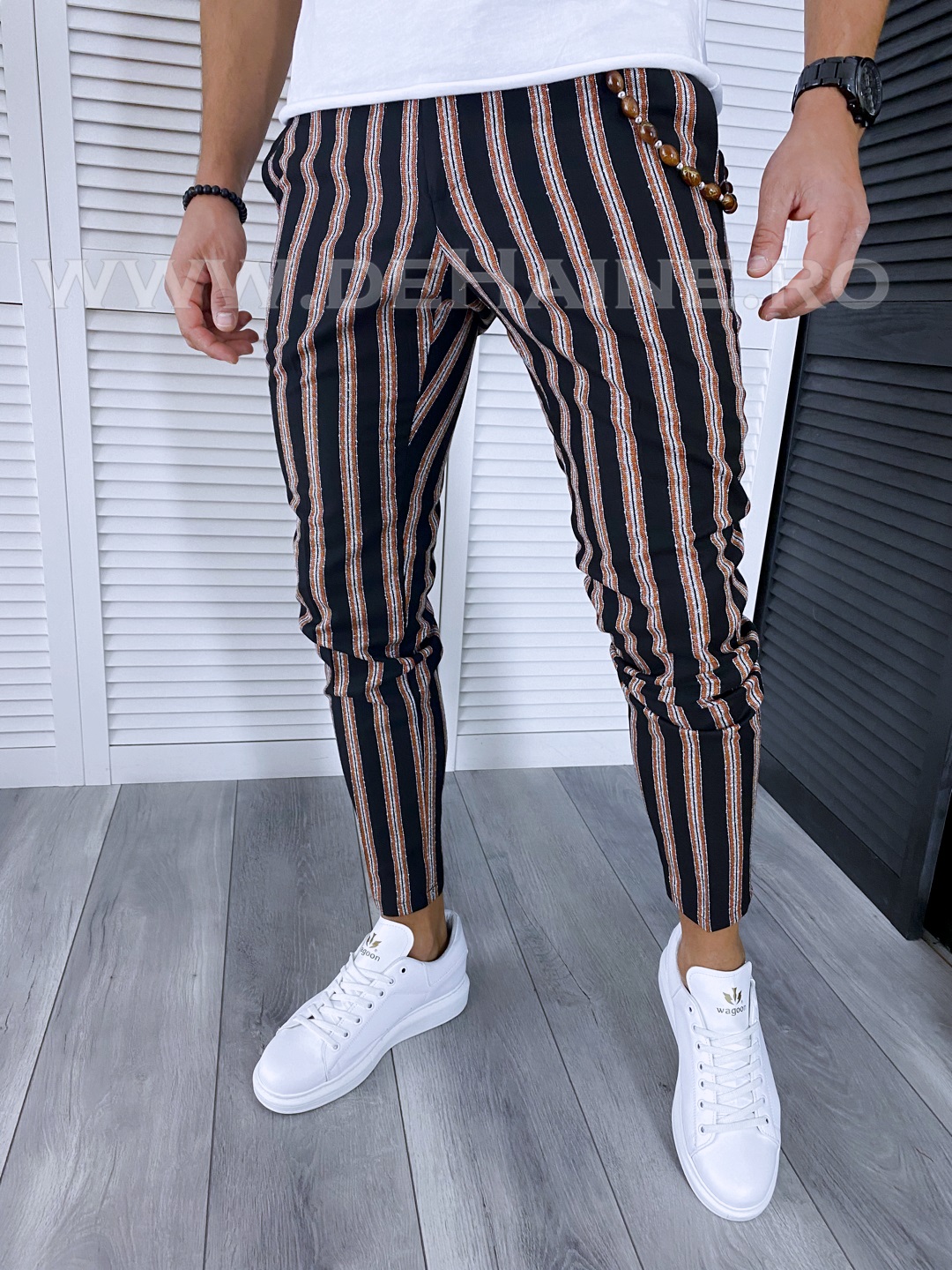 Pantaloni barbati casual regular fit negri in dungi B1594 7-2 E